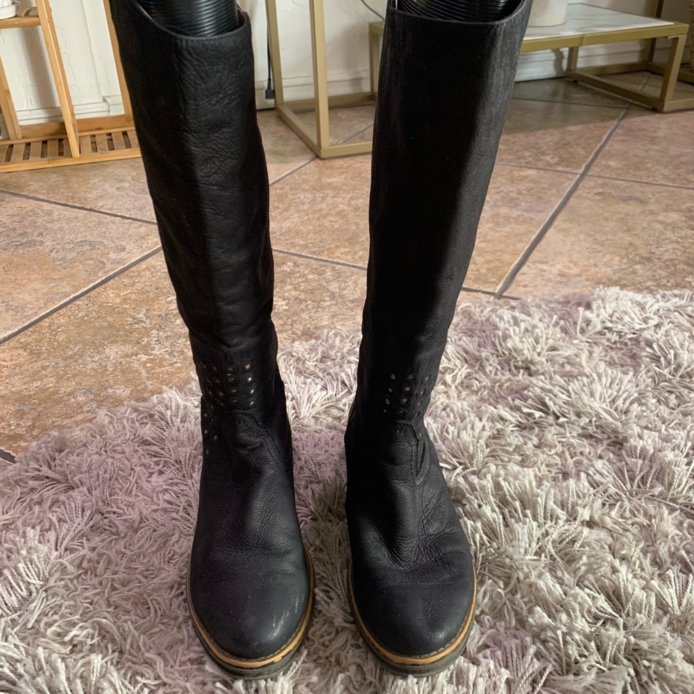 Real Leather Black Boots - Biala